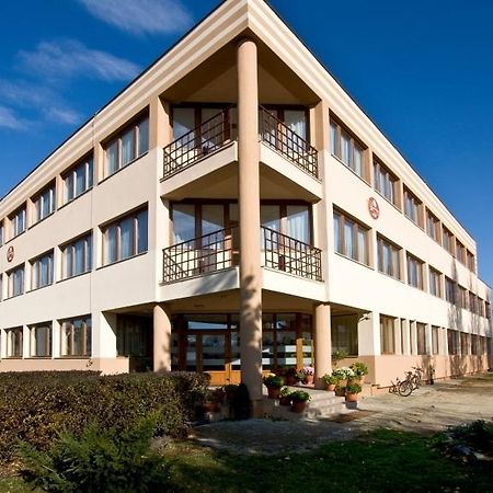 Vasvirág Hotel Celldömölk Exterior foto