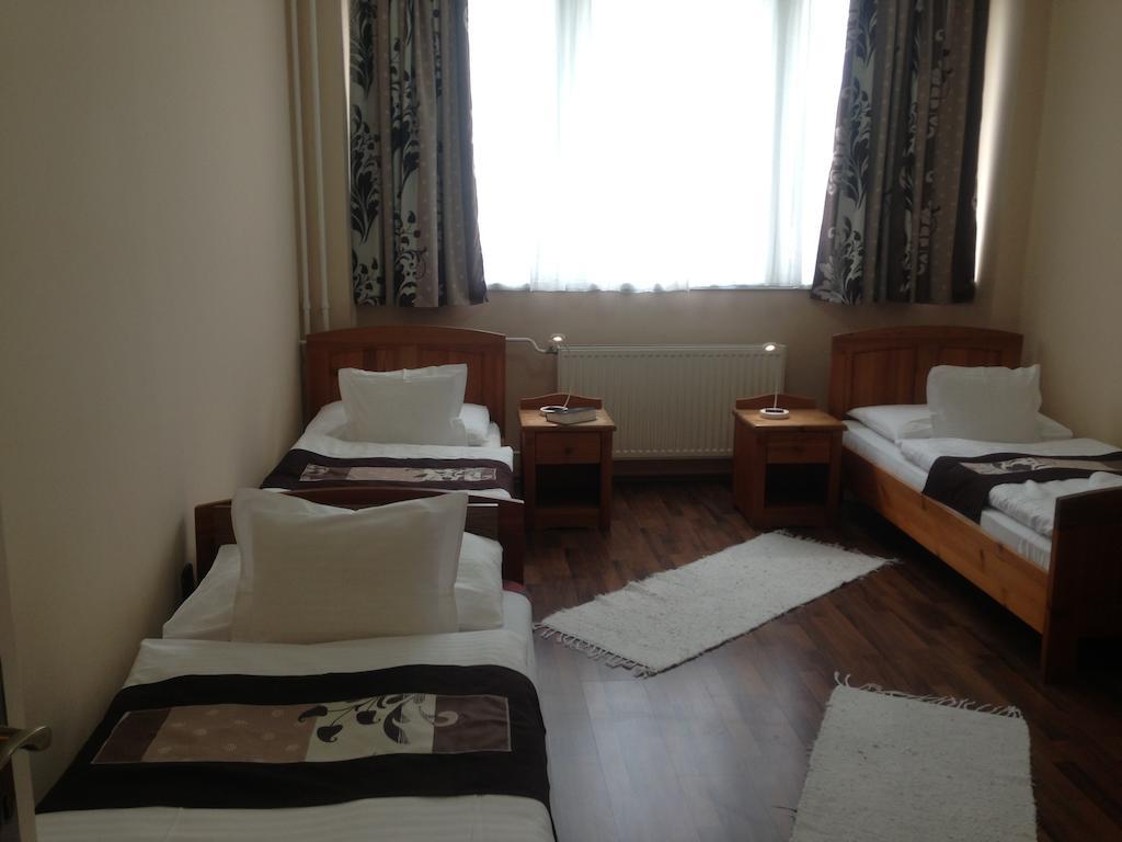 Vasvirág Hotel Celldömölk Habitación foto